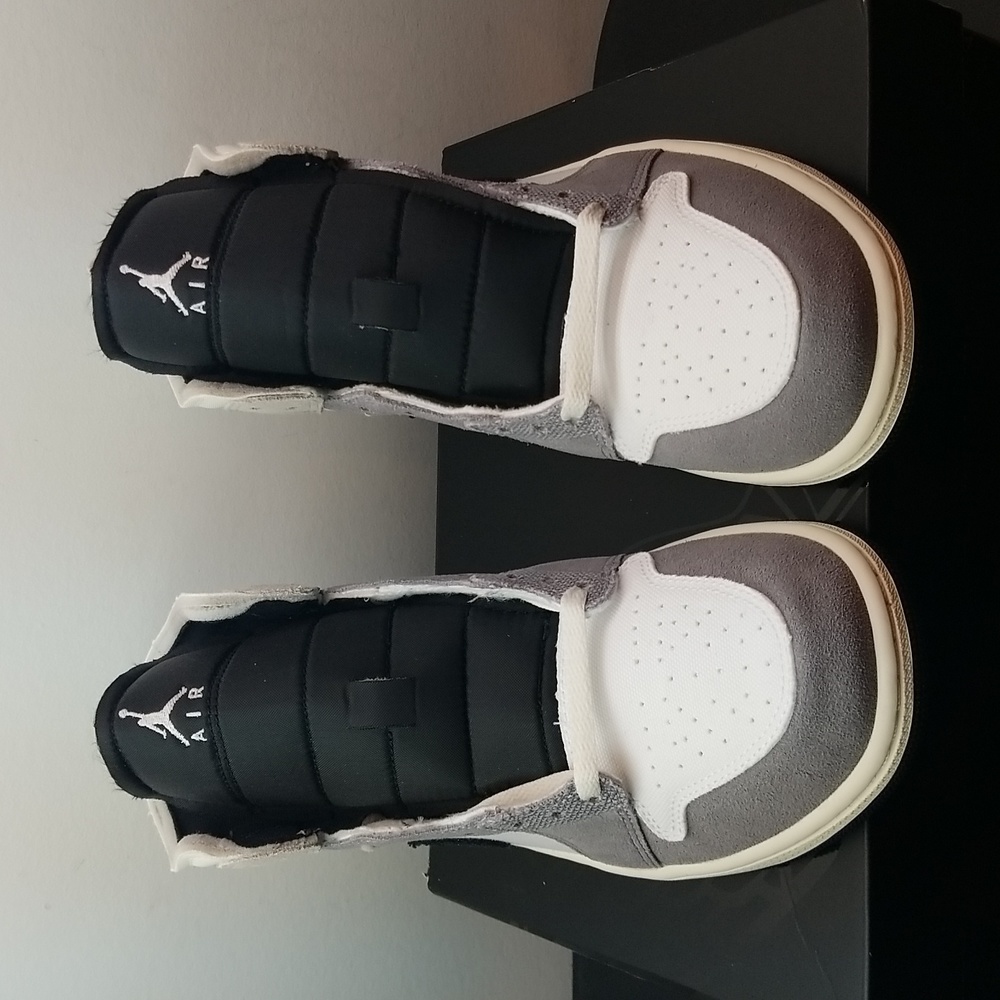 Air Jordan 1 Mid SE Craft "Inside Out- Cement Grey"